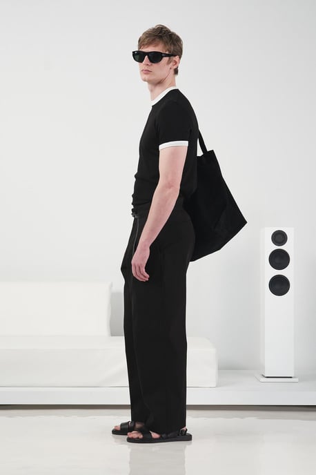 Basic Crew Neck T-Shirt with Contrast Binding - Image 2