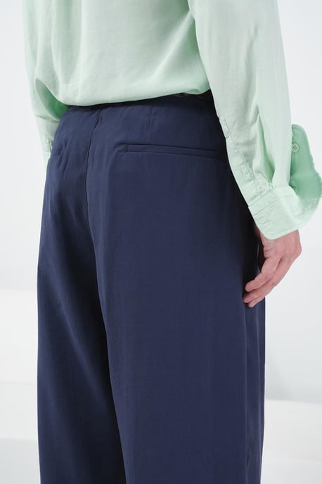 Hochgeschnittene weite Faltenhose - Image 4