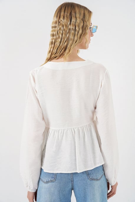 V-Ausschnitt Bluse mit Bindedetail aus Crepe - Image 5