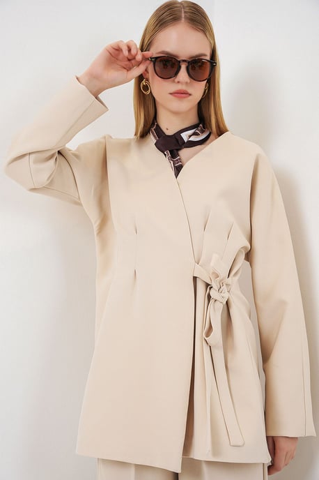 Langer Gürtel-V-Ausschnitt-Jacke - Image 2