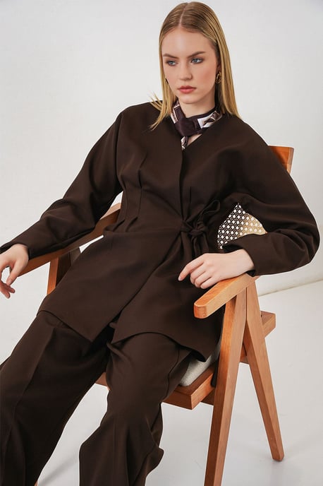 Lange Gürtel-V-Ausschnitt-Jacke - Image 5