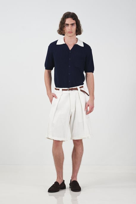 Hochtaillierte weite Baumwoll-Chino-Shorts - Image 1