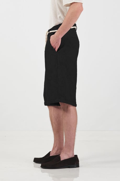 Weite Mittelhoch-Taille Shorts mit Bindungsdetail - Image 4