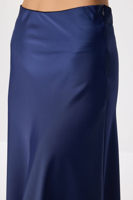Hoch geschnittener Satin-Maxi-Rock - Image 5