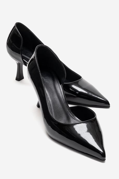 Arel Spitzer Pumps - Image 1