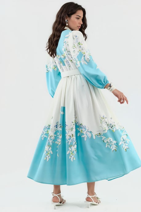 Blumen-Maxi-Kleid mit V-Ausschnitt und Knopfdetails - Image 2