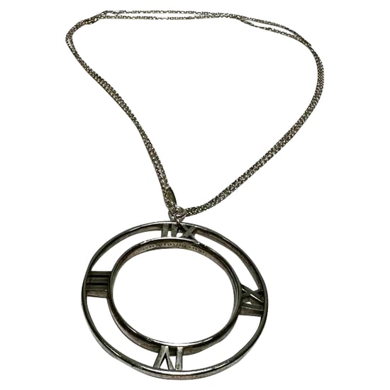 Tiffany & Co. Atlas Rundes Anhänger-Halskette mit römischen Ziffern aus Sterlingsilber - Image 2