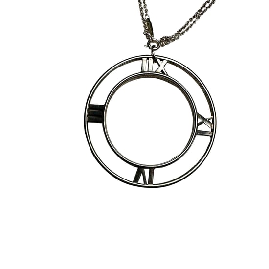 Tiffany & Co. Atlas Rundes Anhänger-Halskette mit römischen Ziffern aus Sterlingsilber - Image 3