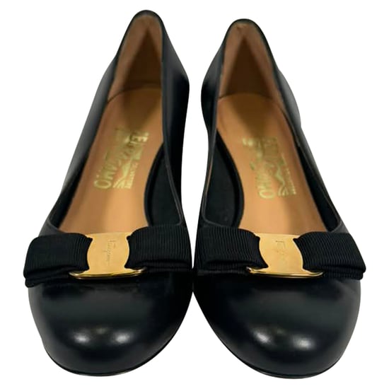 Ferragamo Vara Bow 30 Pumps aus schwarzem Kalbsleder - Image 2