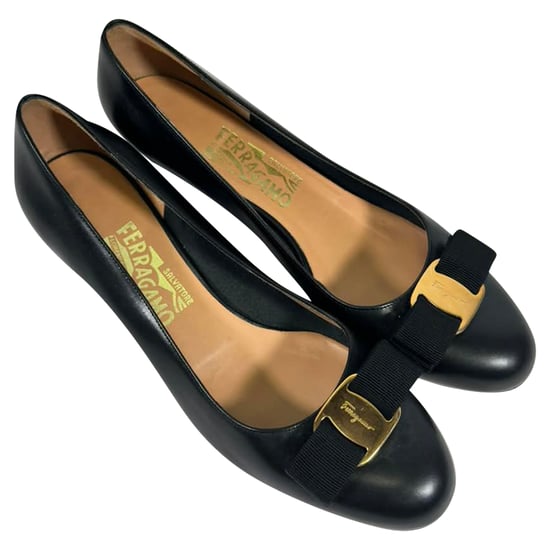 Ferragamo Vara Bow 30 Pumps aus schwarzem Kalbsleder - Image 6