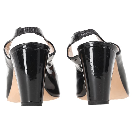Manolo Blahnik Pumps mit mandelförmiger Zehenpartie und Slingback aus schwarzem Lackleder - Image 3