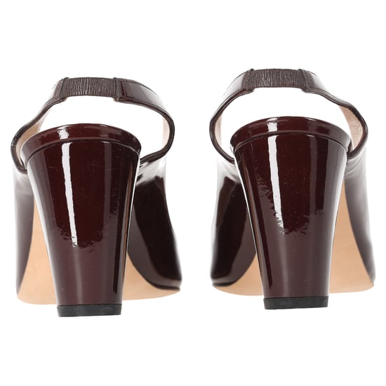 Manolo Blahnik Slingback-Pumps mit mandelförmiger Spitze aus burgunderrotem Lackleder - Image 4