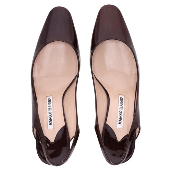 Manolo Blahnik Slingback-Pumps mit mandelförmiger Spitze aus burgunderrotem Lackleder - Image 6