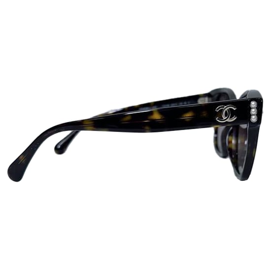 Chanel Schildkrötenschild Rechteckige Sonnenbrille aus braunem Acetat - Image 2