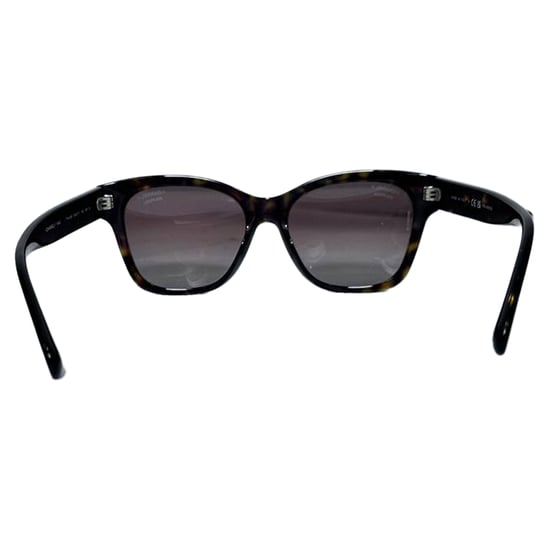 Chanel Schildkrötenschild Rechteckige Sonnenbrille aus braunem Acetat - Image 3