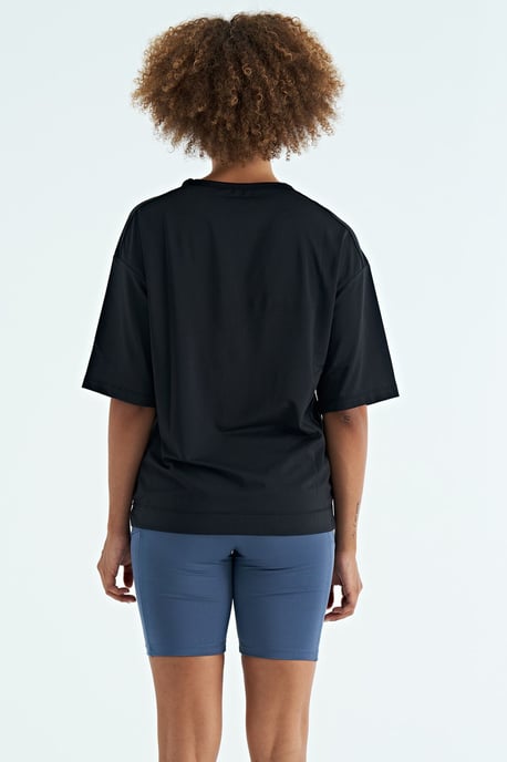 Übergroßes Rundhals-T-Shirt - Image 6