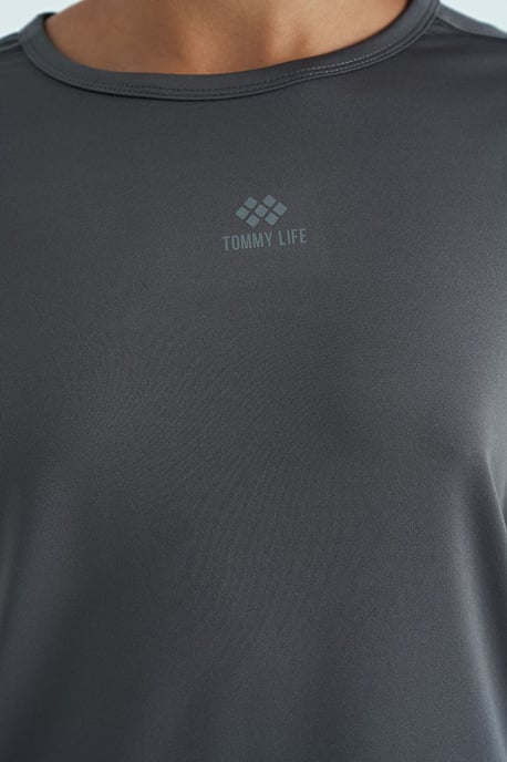 Übergroßes Rundhals-T-Shirt - Image 4