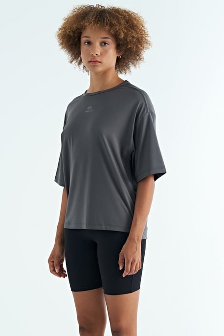 Übergroßes Rundhals-T-Shirt - Image 6