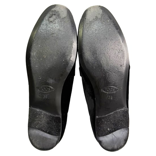 Tod's Loafer mit Kristallverzierungen in schwarzem Samt - Image 6