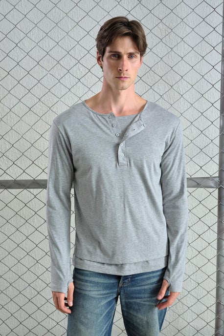 Langarm-Button-Kragen Komfort Fit T-Shirt - Image 1