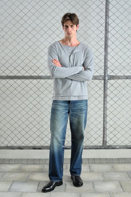 Langarm-Button-Kragen Komfort Fit T-Shirt - Image 4