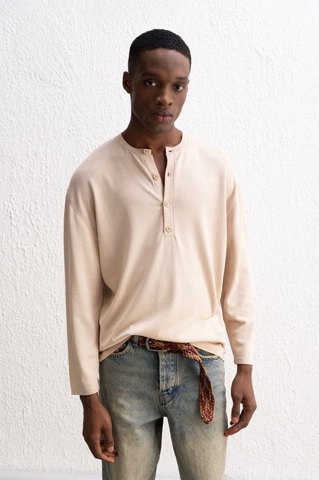 Comfort Fit Langarmshirt mit Knopfkrause - Image 4