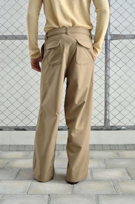 Weite Gabardine-Hosen mit Taschen - Image 3