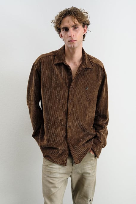 Übergroßes Samtshirt - Image 4