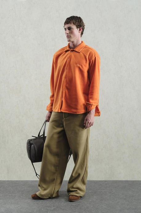 Übergroßes Plüschshirt mit Druckknopfverschluss - Image 2