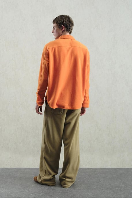 Übergroßes Plüschshirt mit Druckknopfverschluss - Image 3