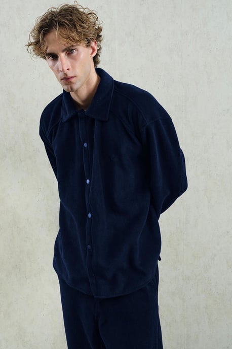 Übergroßes Plüschshirt mit Druckknopfverschluss - Image 3