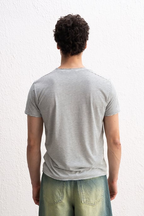 Gesticktes gestreiftes Rundhals-T-Shirt - Image 2