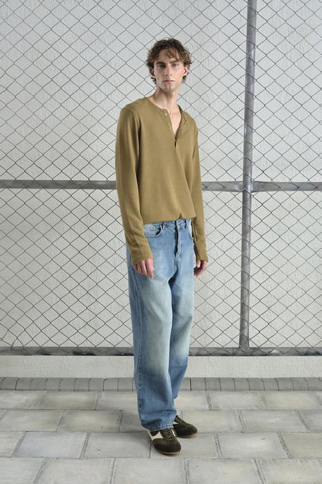 Komfort Fit Langarm Button-Down T-Shirt - Image 2