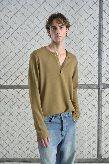 Komfort Fit Langarm Button-Down T-Shirt - Image 4