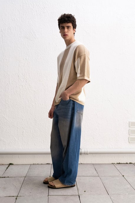 Gestreiftes Strickwaren Rundhals-T-Shirt - Image 6