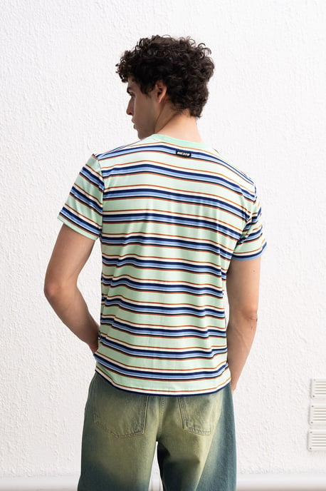 Comfort Fit Rundhalsausschnitt Gestreiftes T-Shirt - Image 4