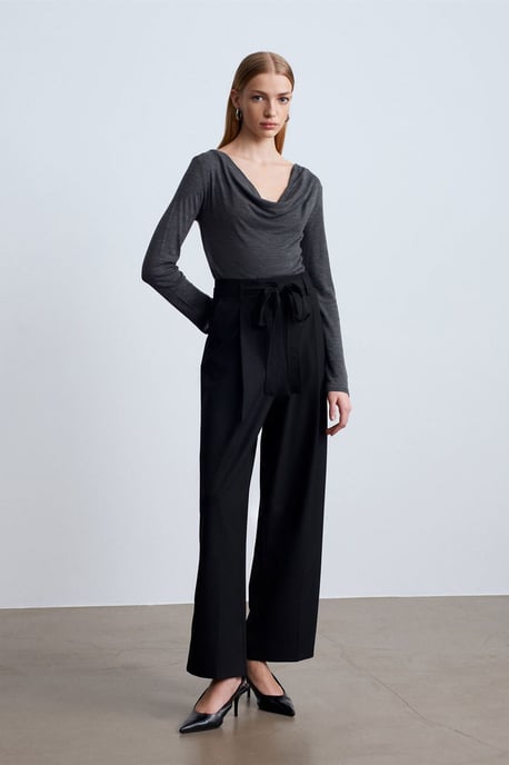 Taillierte Wollstrick-Bluse mit Rollkragen - Image 4