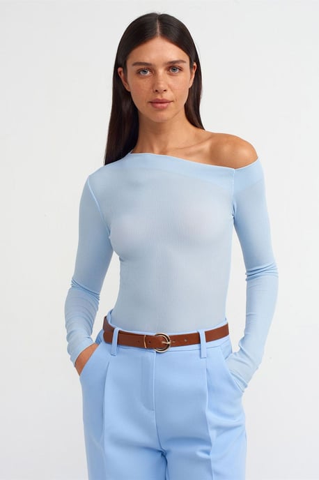 Slim Fit Asymmetrische Cut-Out Bluse - Image 2