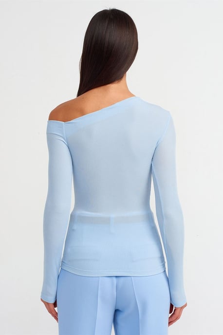 Slim Fit Asymmetrische Cut-Out Bluse - Image 3