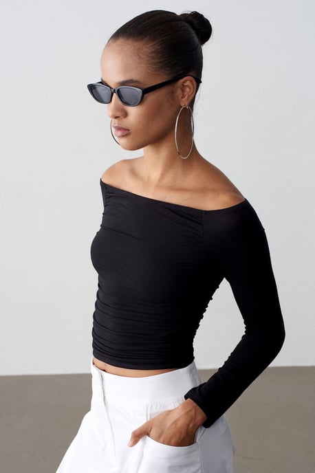 Schulterfreie Slim Fit Strickbluse - Image 4