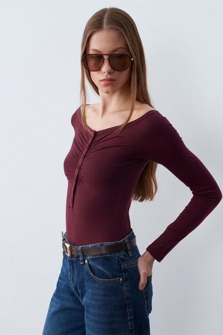 Slim-Fit Boot-Ausschnitt Body Bluse - Image 1