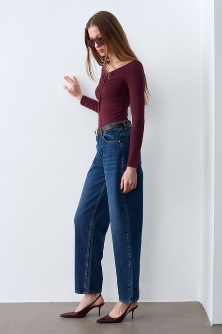 Slim-Fit Boot-Ausschnitt Body Bluse - Image 3