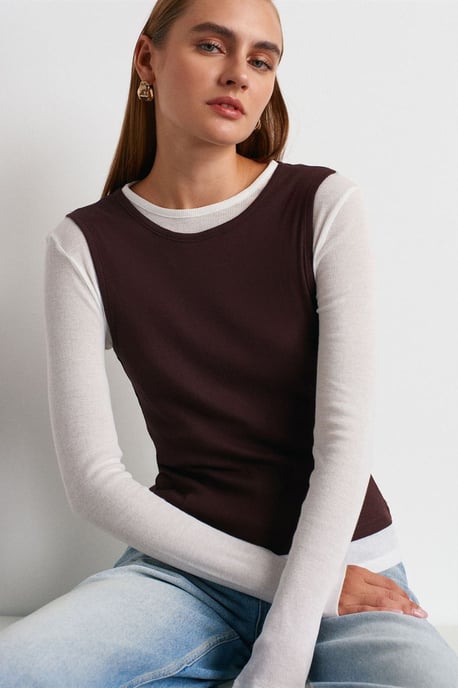 Taillierte Baumwollbluse mit Rundhalsausschnitt und langen Ärmeln - Image 1