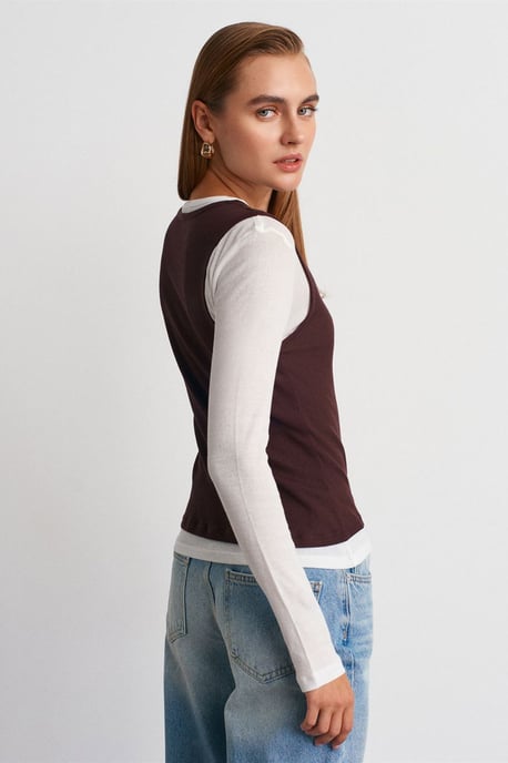 Taillierte Baumwollbluse mit Rundhalsausschnitt und langen Ärmeln - Image 2