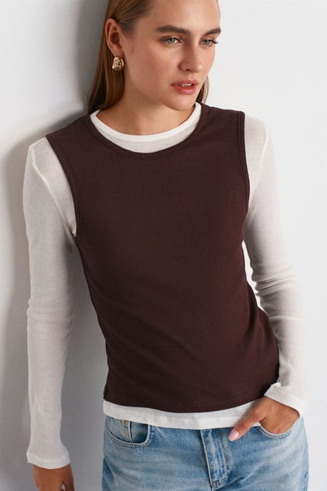Taillierte Baumwollbluse mit Rundhalsausschnitt und langen Ärmeln - Image 3