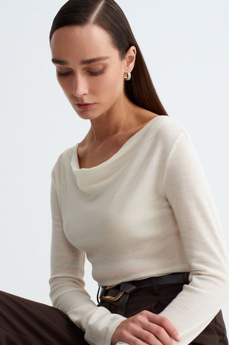 Taillierte Wollstrick-Bluse mit Schalkragen - Image 3