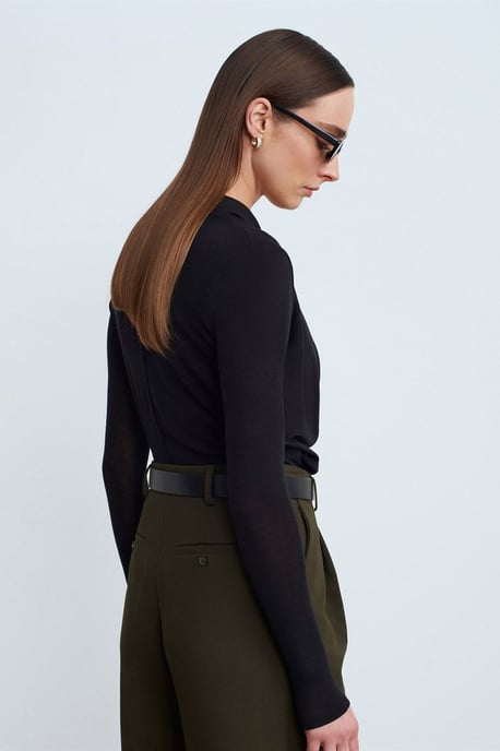 Schlank geschnittene Wollbluse mit Kapuze - Image 2