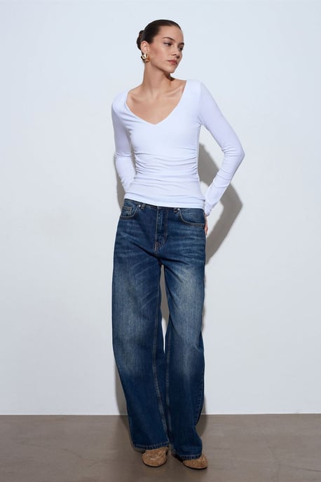 Schmale Passform V-Ausschnitt Strickbluse - Image 1