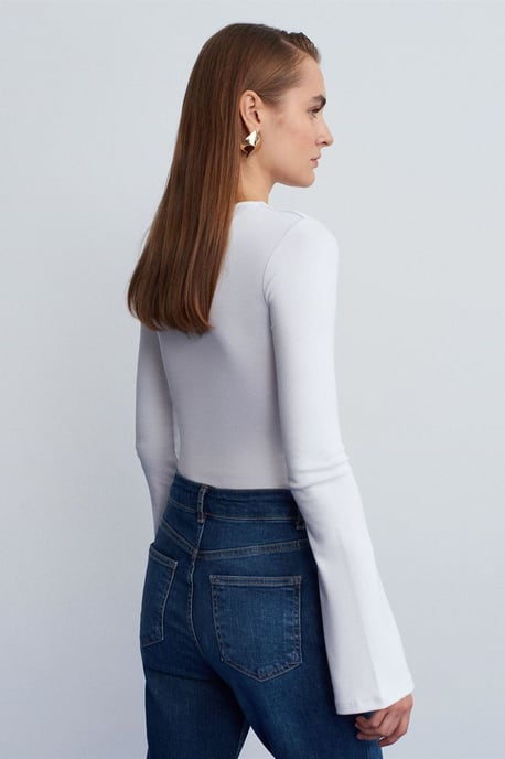 Slim-Fit Langarmshirt mit Rundhalsausschnitt - Image 2