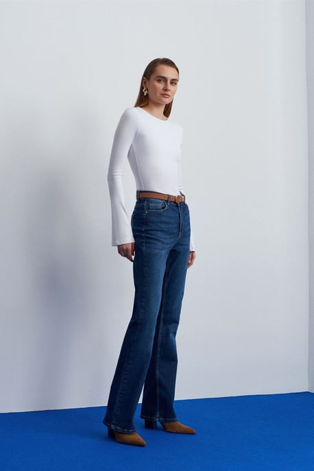 Slim-Fit Langarmshirt mit Rundhalsausschnitt - Image 3